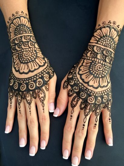 Henna tattoo party