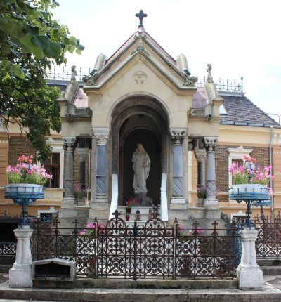 Monumentul Fecioarei Maria